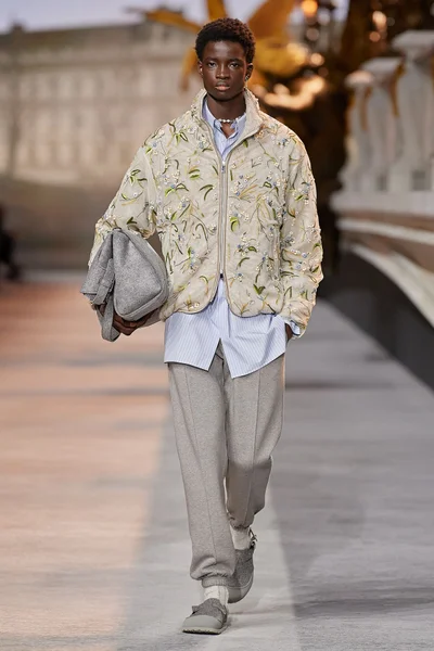 Look 22